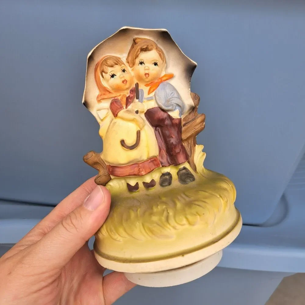 Vintage Sankyo Rotating Ceramic Music Box “Hummel” Kids Under Umbrella Tested